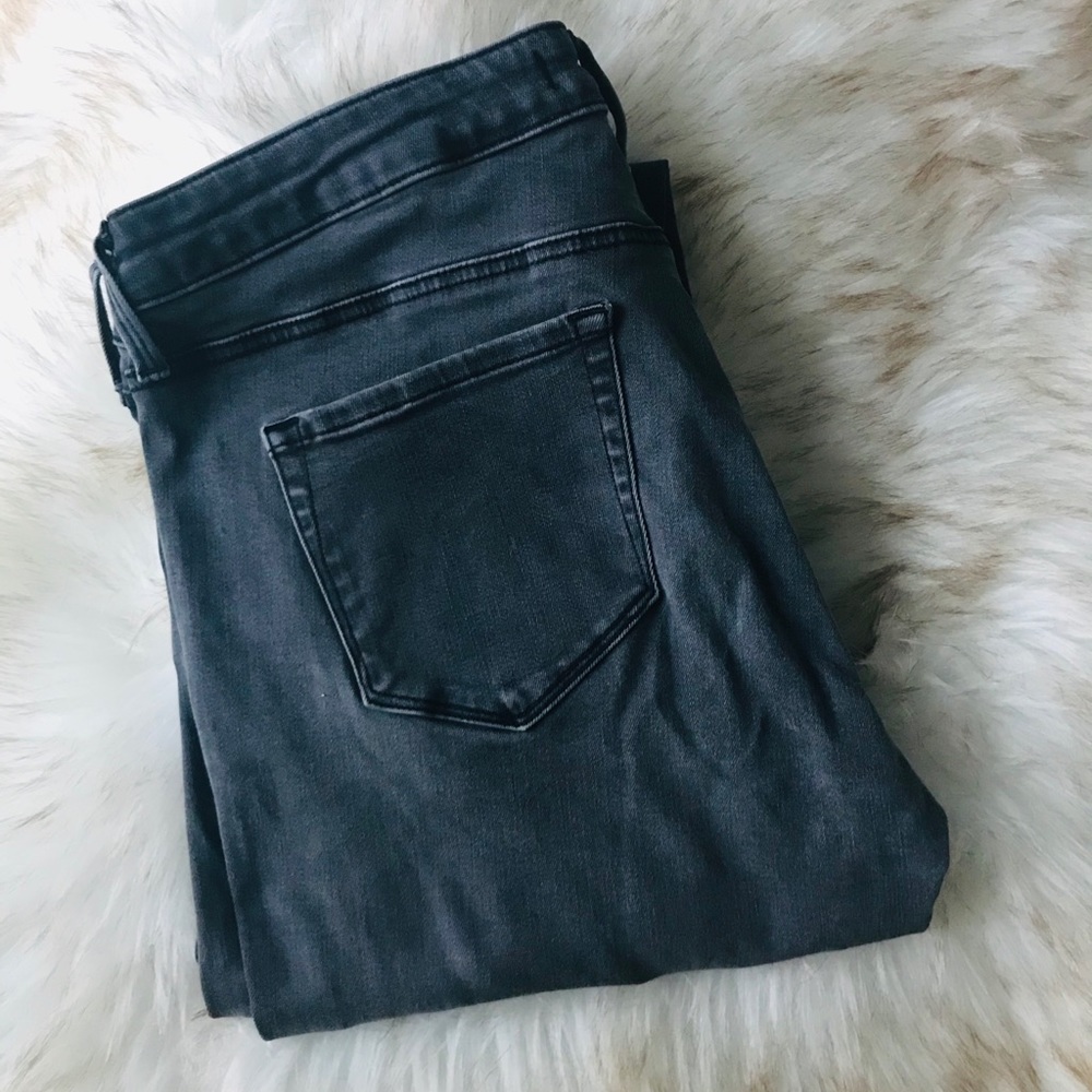 32” inseam grey UNIQLO JAPAN mid rise skinny jean